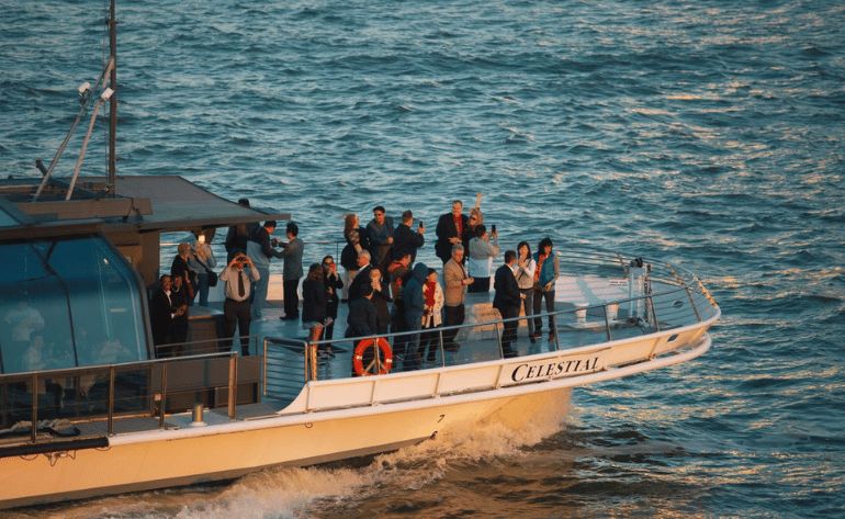 Bateaux Premier Lunch Cruise, New York - 2 Hours