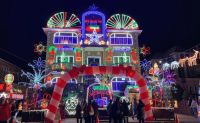 Bus Tour New York City, Dyker Heights Christmas Lights - 3.5 Hours