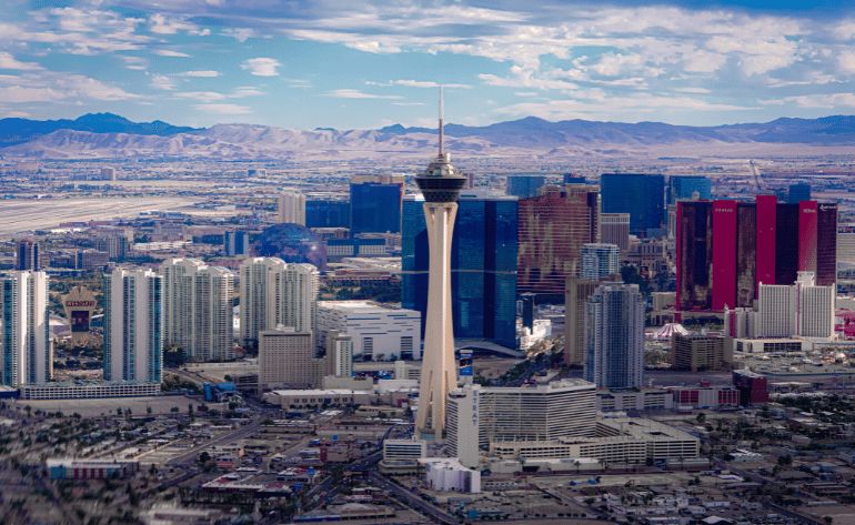 Helicopter Tour Hoover Dam and Las Vegas Strip - 40 Minutes