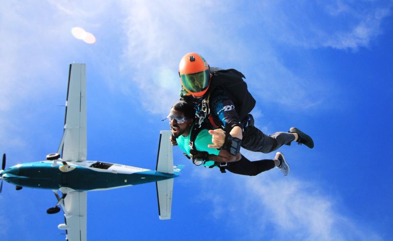 Skydiving in Chicago - 14,000ft Weekend Jump