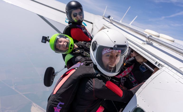 Skydiving in Chicago - 14,000ft Weekend Jump