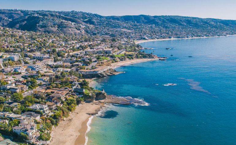 Private Helicopter Tour Los Angeles, Orange County - 45 Minutes