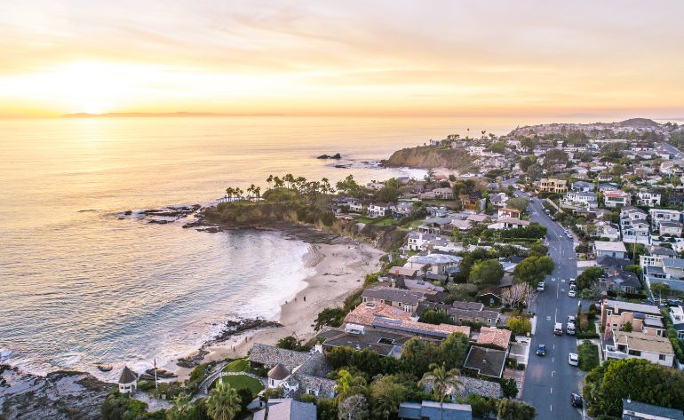 Private Helicopter Tour Los Angeles, Orange County - 45 Minutes