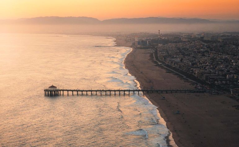Helicopter Ride Los Angeles, Huntington, and Newport Beach - 30 Minutes