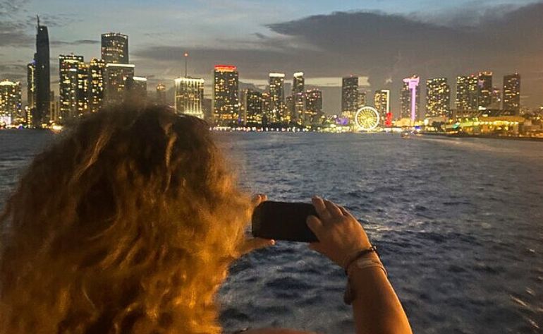 Miami Skyline Evening Cruise of Biscayne Bay on Luxury Yacht - 75 Minutes