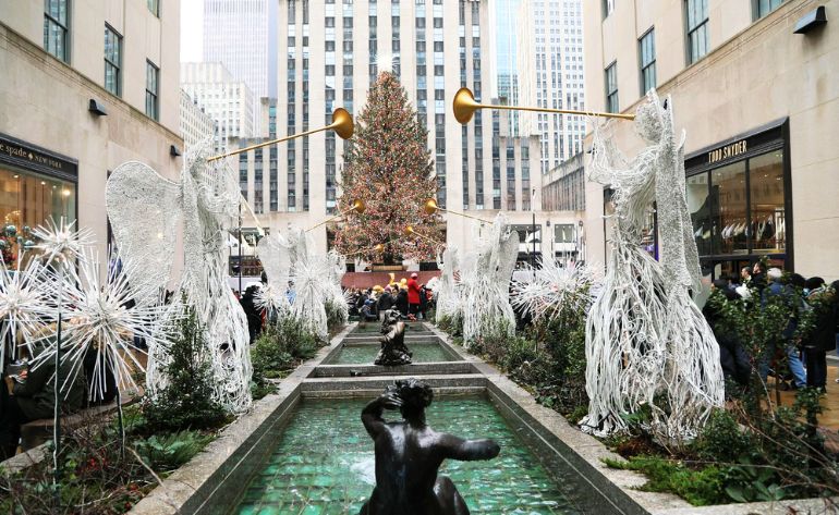 Holiday Walking Tour 5th Ave, Rockefeller Tree & Christmas Village, NYC - 90 Mins