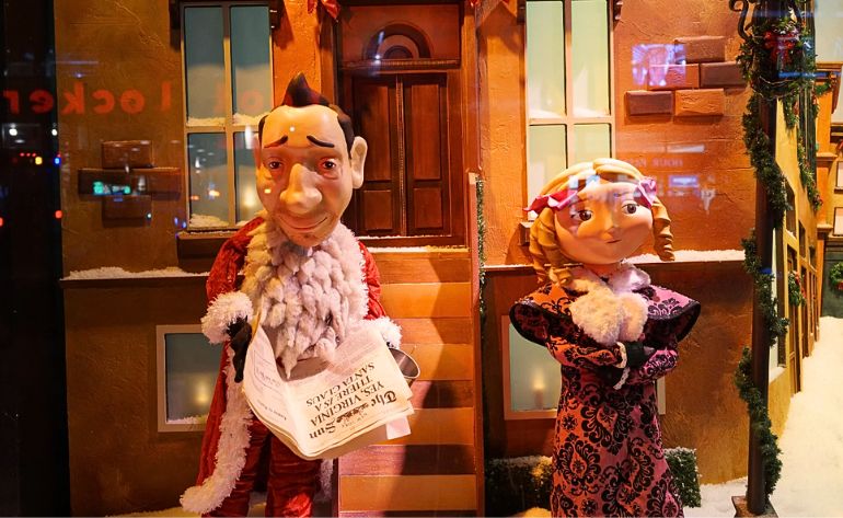 Holiday Walking Tour 5th Ave, Rockefeller Tree & Christmas Village, NYC - 90 Mins