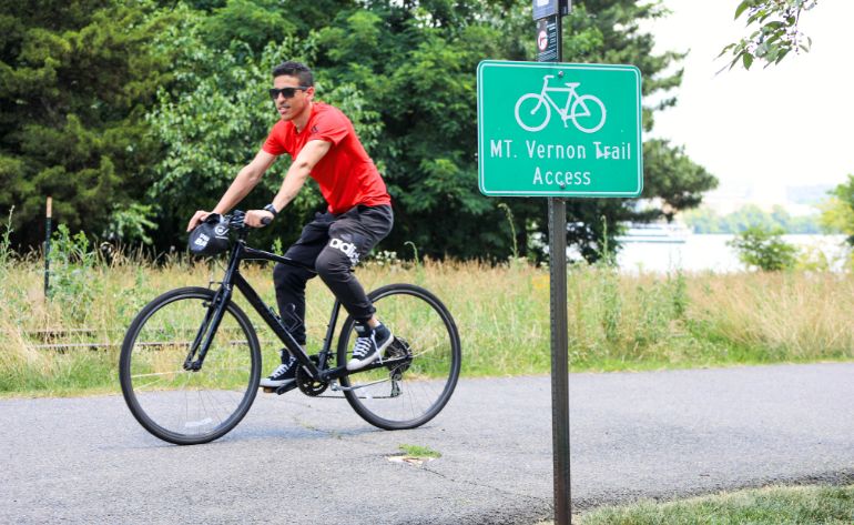 Bike Tour to Mount Vernon with Admission - DayPASS