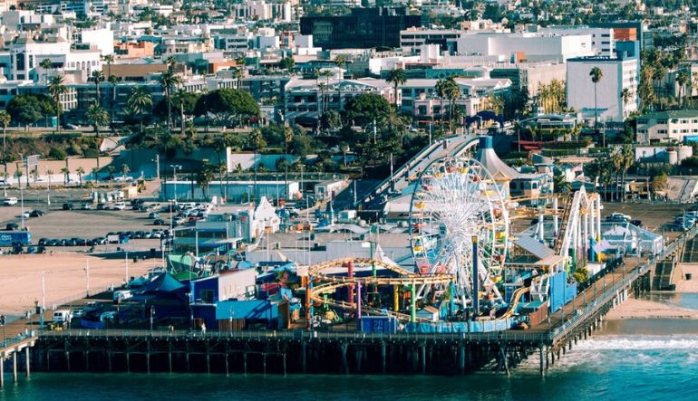 Private Helicopter Tour for 4 Passengers, Los Angeles - 60 Minutes