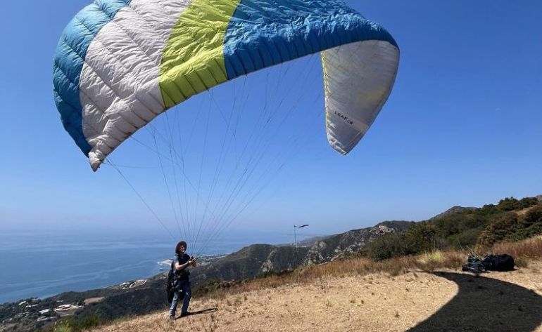 Tandem Paragliding with Instructor Malibu Cliffs, 2 Hours