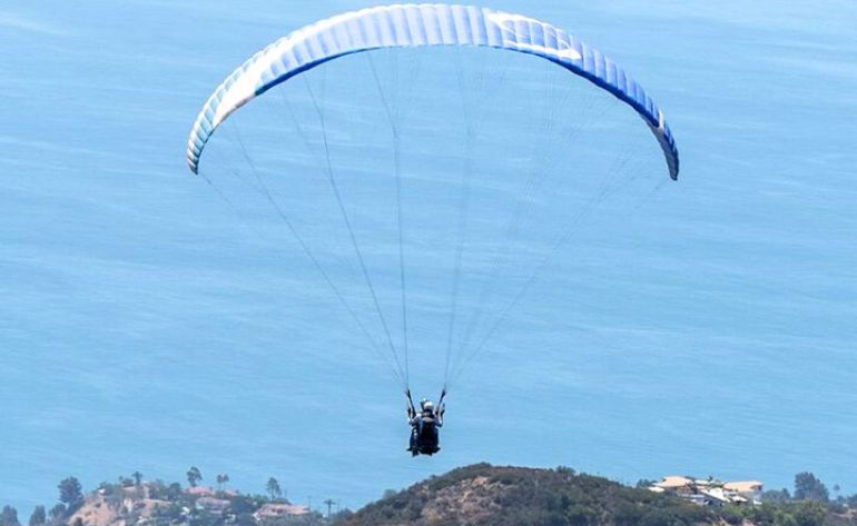 Tandem Paragliding with Instructor Malibu Cliffs, 2 Hours
