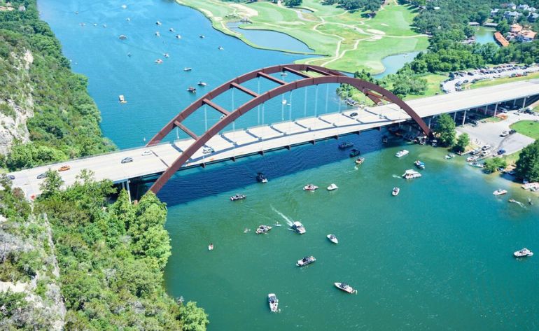 Private Helicopter Tour Downtown Austin and Lake Travis - 30 Minutes