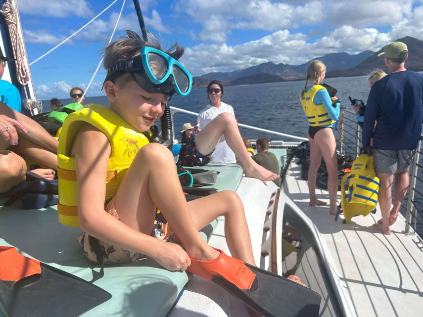 Snorkel-Sail-Oahu.webp