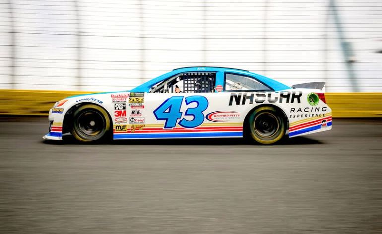 NASCAR Driving Experience, Chicagoland Speedway - 8 Mins
