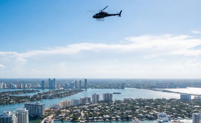 Helicopter Tour from Pompano Beach, Miami Skyline - 30 Mins