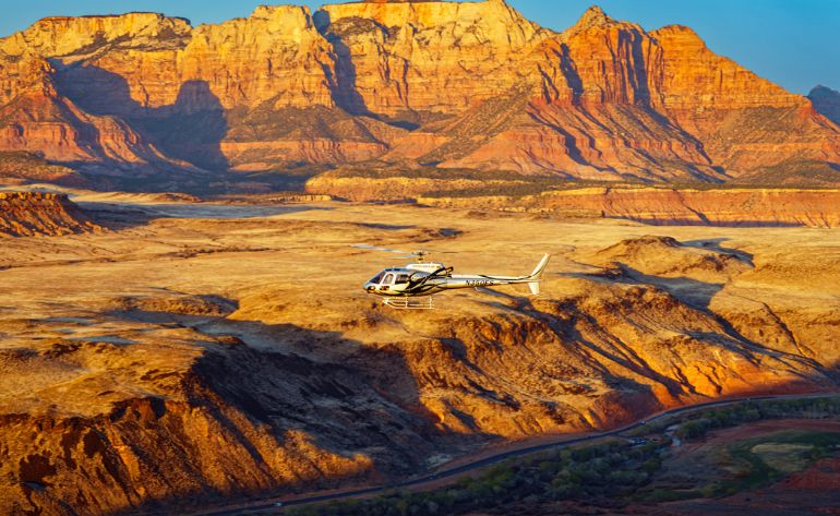 HelicopterTourLakePowell120mins.webp