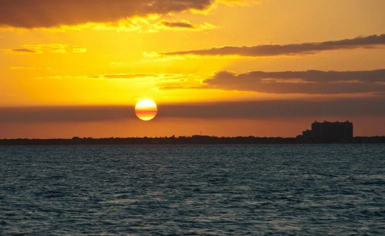 Sunset Champagne Cruise, Miami - 80 Mins