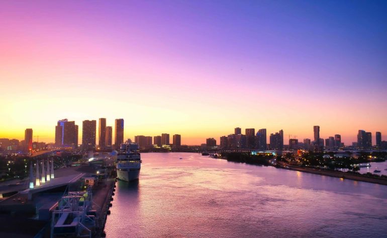 Night Cruise with Open Bar, Miami - 2 Hours