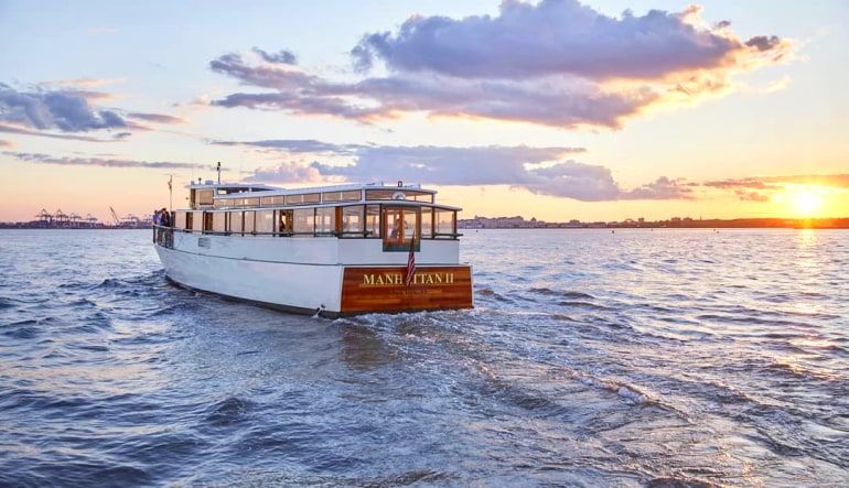 tatue of Liberty & NYC Skyline Saturday Sunset Cruise