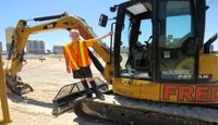 Drive A 6-Ton Excavator, Las Vegas - 70 Minutes