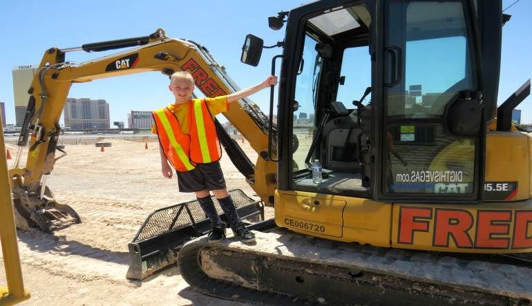 Drive A 6-Ton Excavator, Las Vegas - 70 Minutes