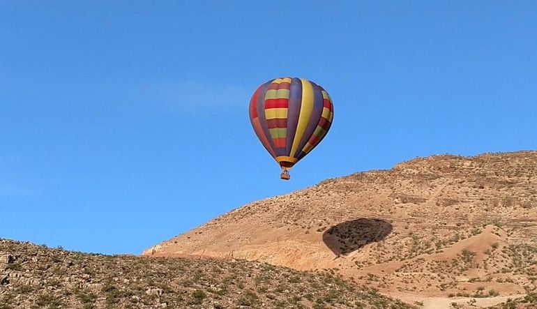 Hot Air Balloon Ride Las Vegas, High Altitude - 1 Hour Flight  Hills