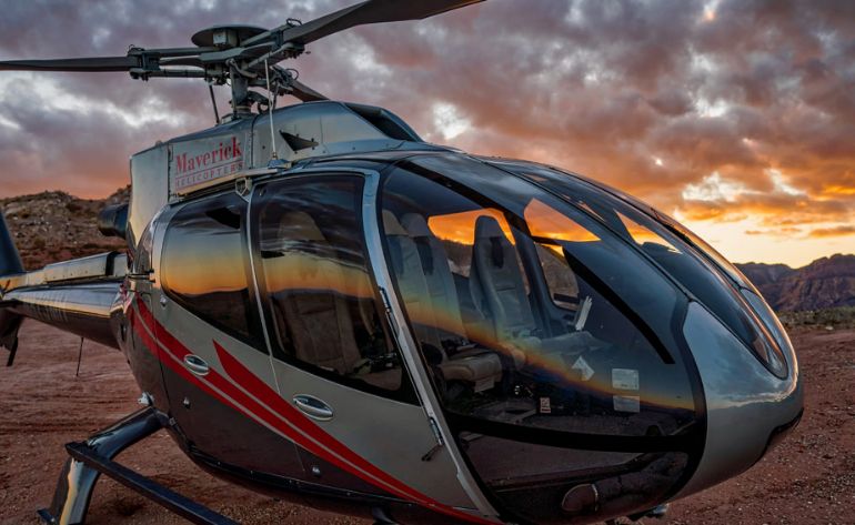 Helicopter Tour Sunset Red Rocks Landing and Vegas Strip - 1 Hour