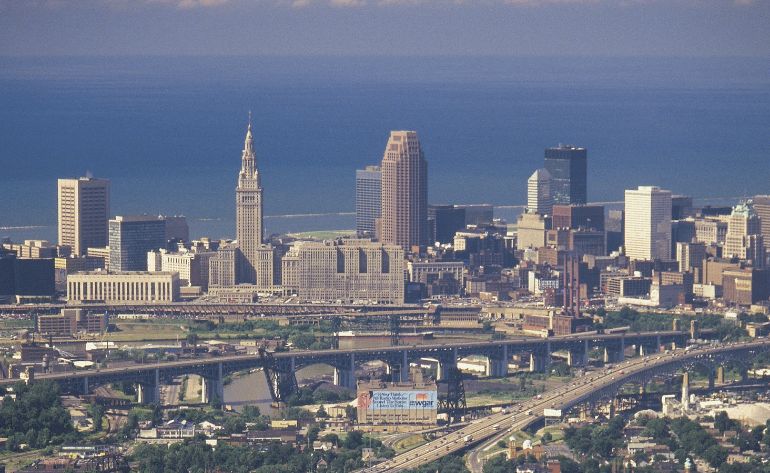 Helicopter Tour Cleveland, Deluxe Flight - 30 Minutes