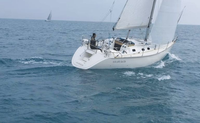 Private Morning Sailing on Lake Michigan, Chicago - 2 Hours (up to 6 People!)