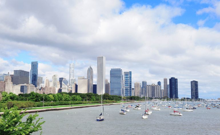 Private Sailing on Lake Michigan, Chicago - 2 Hours (up to 6 People!)
