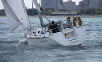Private Sailing on Lake Michigan, Chicago - 2 Hours (up to 6 People!)